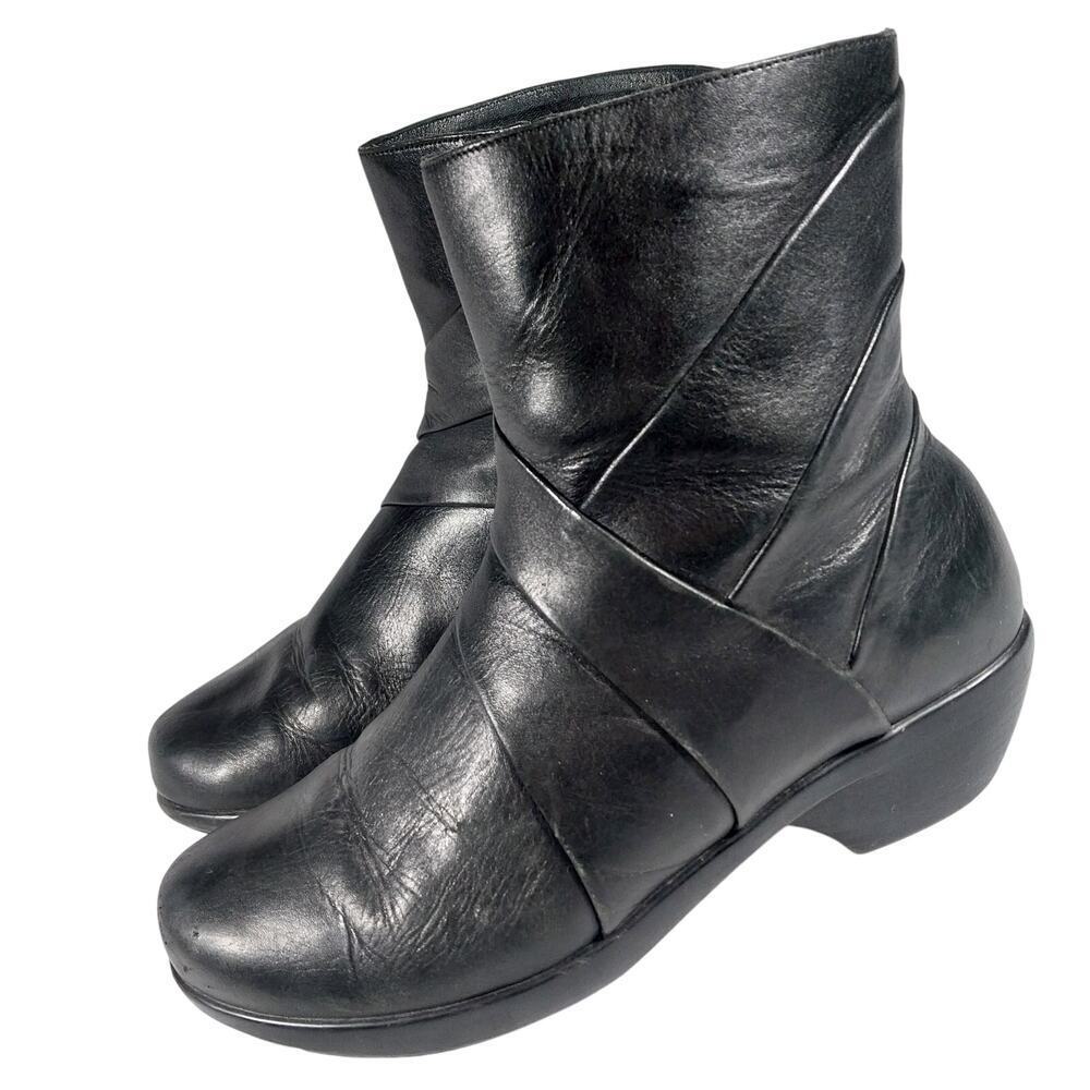 UC 24/7! BLACK GENUINE LEATHER RUNBER FLEXY SOLE ZIPPER ANKLE BOOTS! SZ 9M